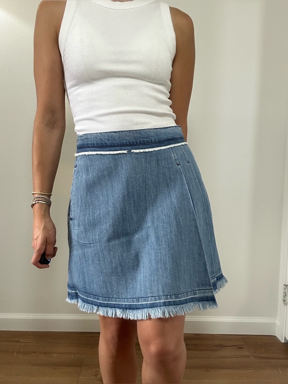 Ei8ht Dreams Light Wash Blue Denim Asymmetric Mini Skirt Fringe Hem Size M - Picture 9 of 14